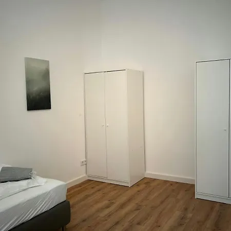 And Spacious For 4 公寓